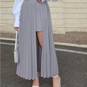NWOT The Drop Women's Gull Half Open Pleated Skirt Elegant grey Pleated Skirt